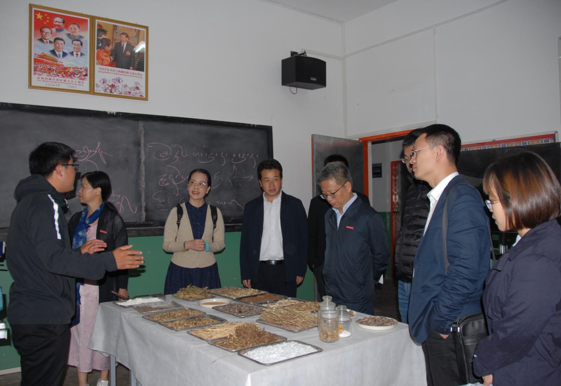 點(diǎn)擊圖片翻到下一頁>> 點(diǎn)擊圖片翻到下一頁>>
